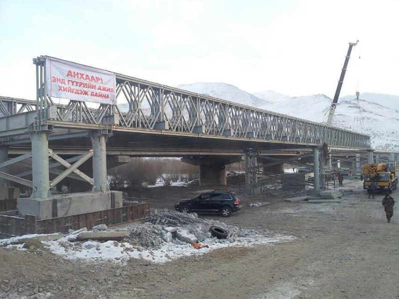 200-Type 150m multi-spans TSR ob txoj kev pleev xim rau Bailey choj hauv Mongolia